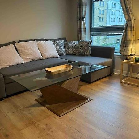 Modern Edinburgh Apartment 2 Bedrooms & Two Bathrooms ภายนอก รูปภาพ